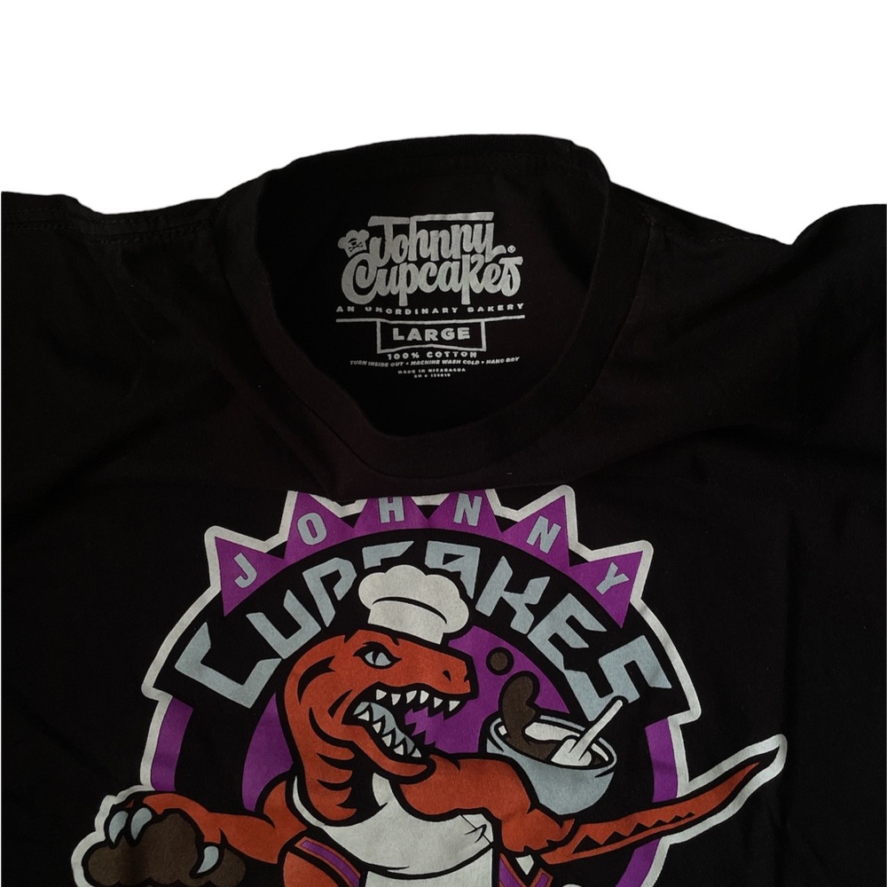RARE JOHNNY CUPCAKES X RAPTORS CHAMPIONSHIP PRINT TEE - Picture 3 of 3